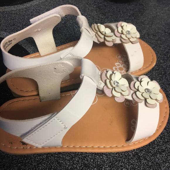 Girls Sandals size 11 - Picture 4 of 8